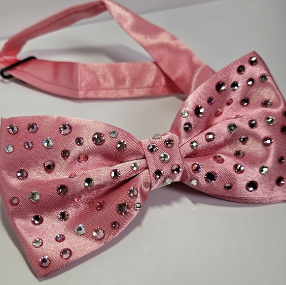 Pink Rhinestone Bowtie - Picture 4 of 6